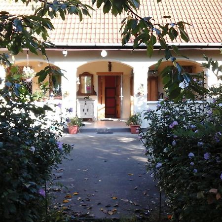 Dutch Farm In Felsolajos Exterior foto